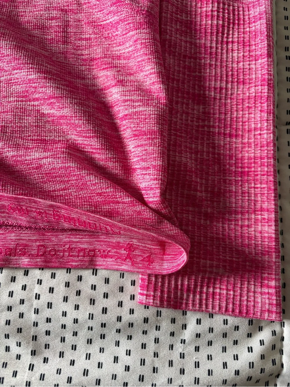 Women’s Lululemon Swiftly Tech Long Sleeve Hot Pink Size 4